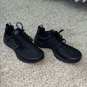 All black Nike presto: Size 8